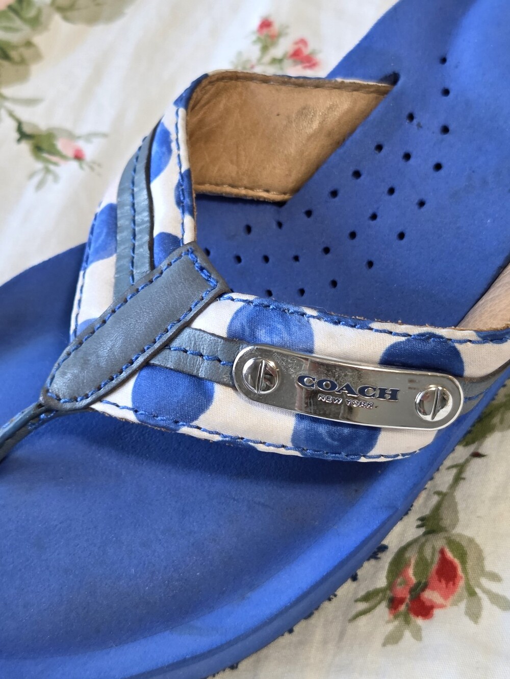 Coach Jaden Blue White Polka Dot Wedge Flip Flop | Signature Sole | Size 6 Y2K - Picture 2 of 15